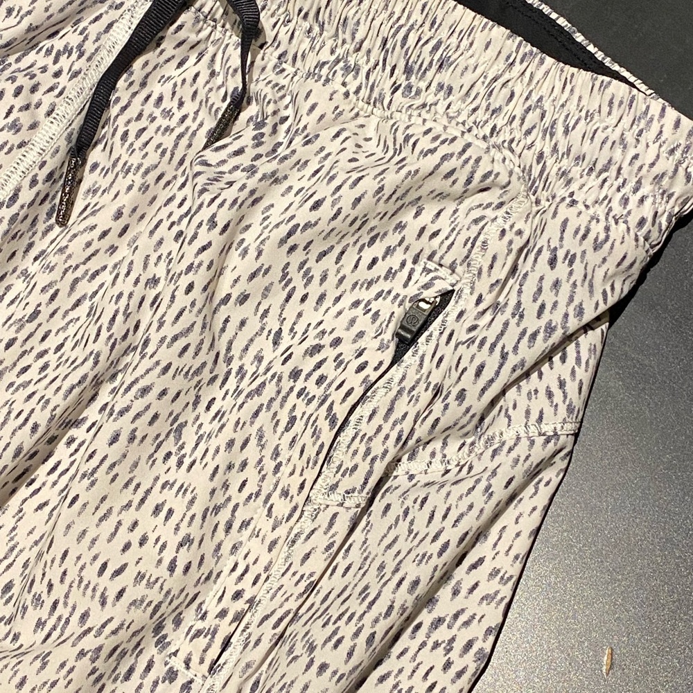 Lululemon print joggers